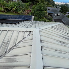 Extraordinary-Metal-Roof-Cleaning-in-Manoa-Hawaii 4