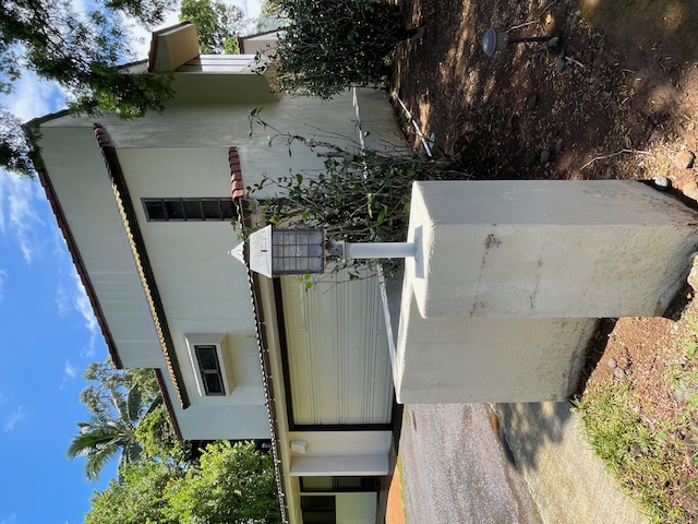 Remarkable House Wash Transformation in Kaneohe, Hawaii